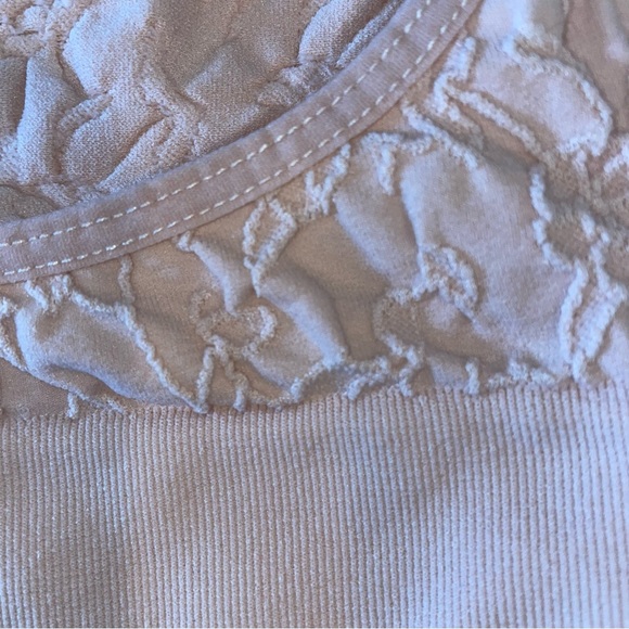 🔥 3 for $15 🔥
Urban Outfitters Out From Under Halter bralette size medium - Picture 6 of 9